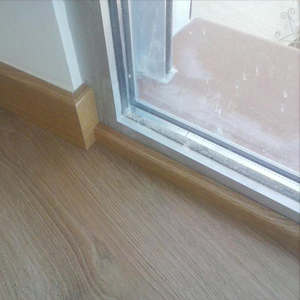 ventanales climalit con rodapie en parquet