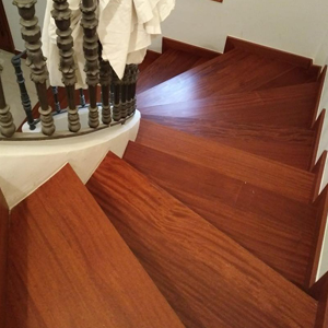 escaleras de parquet