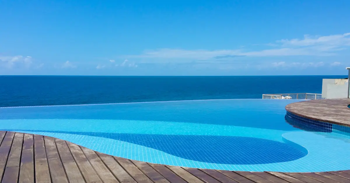 madera exterior para piscinas